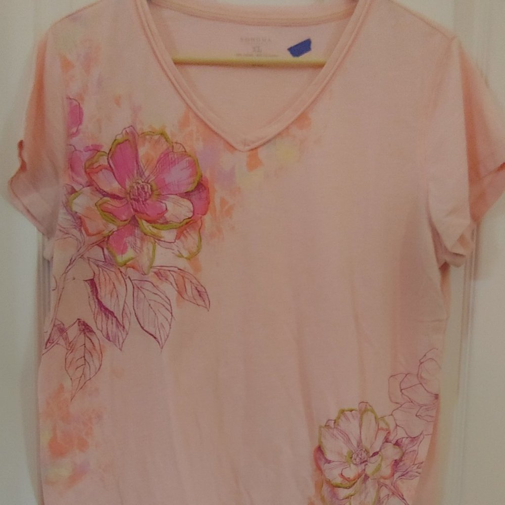 Short sleeve v-neck graphic t-shirt